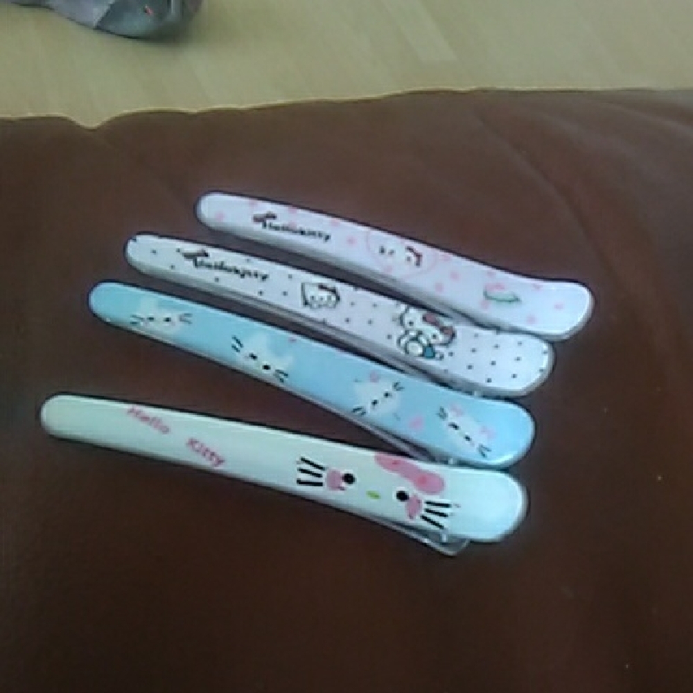 $5>>>>Hello Kitty Hair Clips Set - Pink, Blue, White